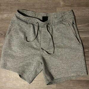 American Eagle Men’s Grey Shorts - Size S